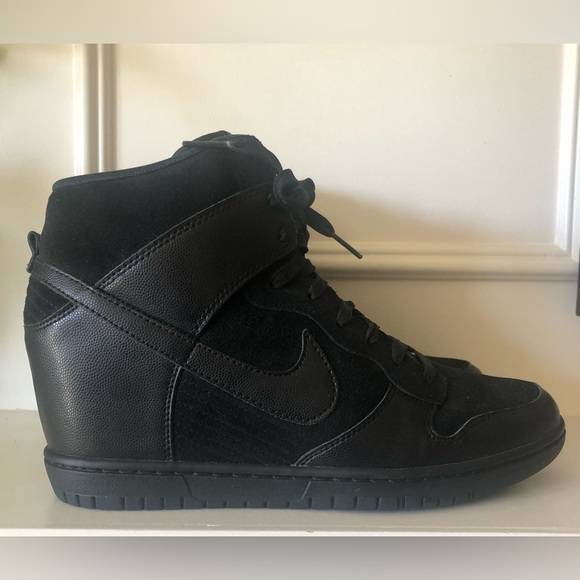 Nike Women’s Sky Dunks High size 10.5 Black Suede Leather - Picture 1 of 6